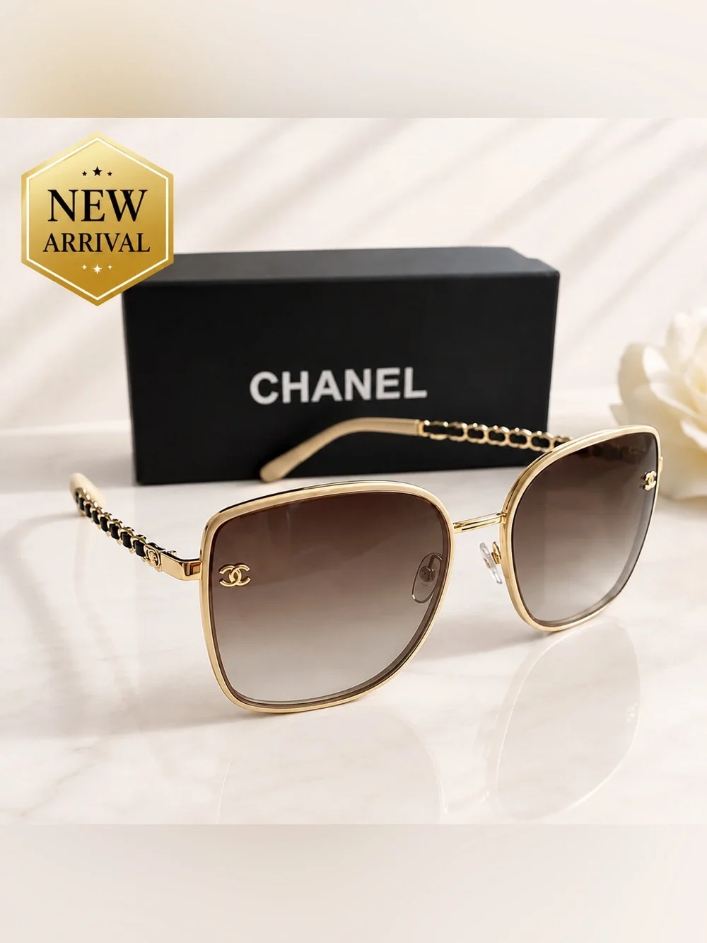 🕶️ Women’s Oversized Square Gold-Tone Chain Sunglasses 🕶️